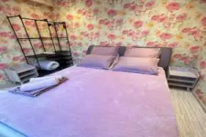 3 komnatnye apartamenty Apartments, Achinsk