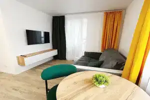 V ZHK Novoye Kolpino 10 Etazh Prostornaya Parkovka Apartments, Kolpino