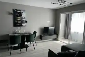 S dizajnerckimi remontom v Yevropeyskom kvartale Flat, Tyumen