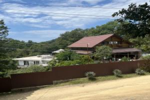 Oak Forest Apartments, Ldzaa