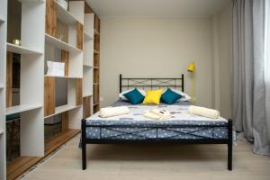 Na Ulitse Tavricheskaya 9/2 Flat