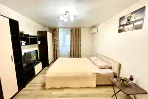 Uytnyie na Dybenko Ryadom s TTS Kosmoport Apartments, Samara