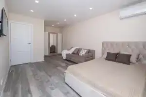 Metro Gorki 2 Apartments