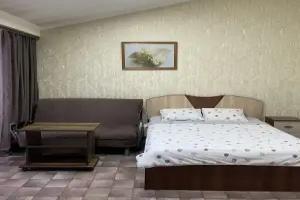 Uyutnaya Studiya S Krasivym Vidom Flat, Abakan