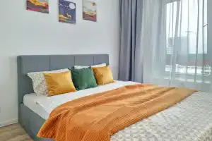 Obnovlennaya i chistaya yevro-dvushka Apartments, Moscow