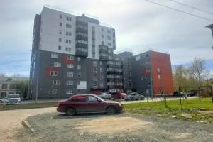 Olivinn v Spalnom Rayone Flat, Petrozavodsk