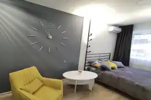 Schastlivy nomer Flat, Azov