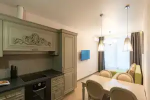 #1 Superior Duplex for 2+2 by Lo Apartments, Moscow