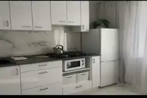 Posutochno Kolchugino Flat, Kellerovo