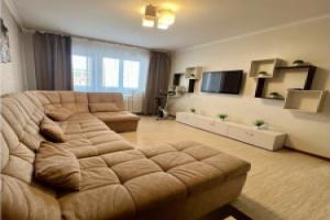 Na Rozy Lyuksemburg 25 Flat, Shadrinsk