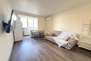 Yevrodvushka Vozle Bulvara Chernyakhovskogo Flat, Novorossijsk