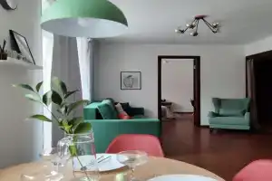 V Samom Tsentre S 4 Razdelnymi Mestami Flat, Kopeisk