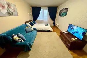 Uyutnaya vozle metro Troparevo Apartment, Moscow