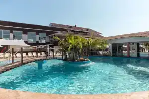 Dolphin Planet Hotel & SPA, Dubki
