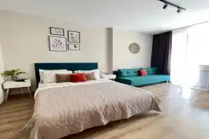 Na Ulitse Tkachey Flat