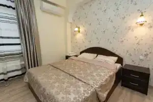 Atlant Shine-1 Flat, Alushta