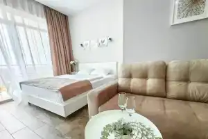 35 M² Na Pervoy Linii Morya Apartments