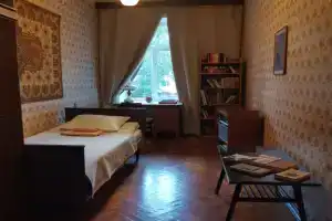 3-Komnatnaya V Centre Goroda Flat