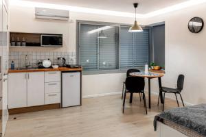 V Dvukh Shagakh Ot Sredizemnogo Morya Apartments, Netanya
