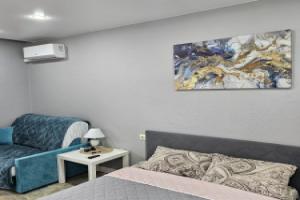 Uyutnaya Studiya S Balkonom I Basseynom Vo Dvore Flat, Anapa