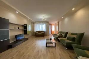 Na Tereshkovoy 77/2 Flat, Orenburg