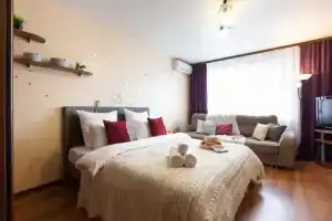 2 komnatnye s balkonom v tsentre goroda ryadom Park Pobedy Apartments, Zelenograd