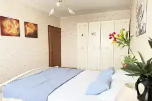 3kh komnatnye na Zyuzinskoy Apartments, Moscow