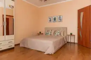 1 Komnatnaya S Balkonoi I Vidom Na More Flat