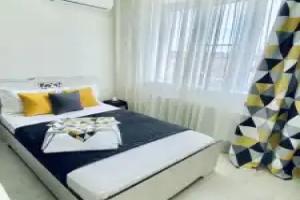 Uyutnaya odnokomnatnaya Romb s vidom na lebedinoye ozero Flat, Gorjatschi-Kljutsch