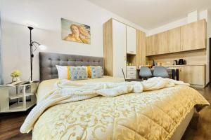 Studiya Flat V Zhk Prityazhenie na Aleksandra Matrosova 3