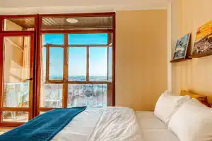 U Morya S Basseynom Flat 1, Sevastopol