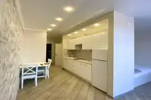Studiya na Pervoj Linii Morya Flat, Adler