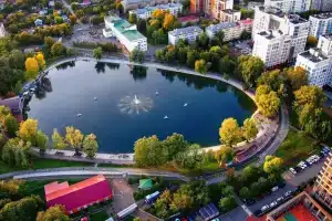 Dom U OzeraV Parke Yakutova Flat, Ufa