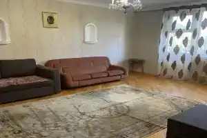 V Samom Tsentre Flat, Makhachkala