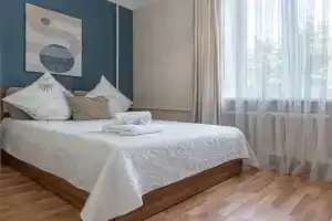 Trekhkomnatnaya Kvartira S Vidom Na Gorod Flat