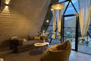 Space Trip 2 Chalet, Artavaz