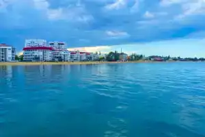 Spacious Two-Room Loft-Apart Apartments, Feodosiya