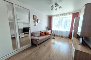 Yarkaya 1K S Sovremennym Dizaynom Flat, Zheleznodorozhnyy