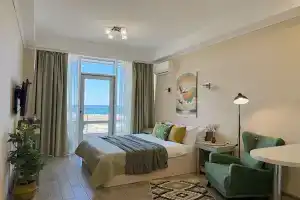 Akvadelyuks u morya, s bassejnom, SPA, plyazhem N355 Apartments, Sevastopol