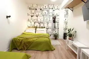 Uyutny ugolok Tsentr ryadom Flat