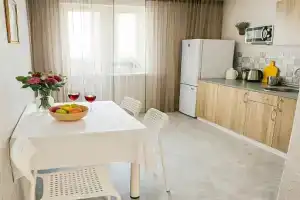 Na Revolyutsionnoy 101D Flat, Samara