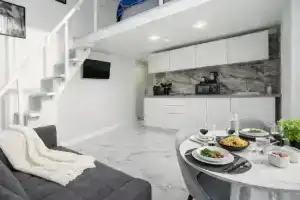 Dvukhurovnevye Memfis Apart S Kukhney I Razdelnym S/u Flat, Sochi