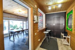 Uyutnyy dom okolo plyazha Cottage, Iskitim