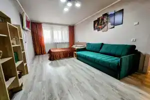 Uyutnaya Kvartira U Ledovogo Dvortsa Flat, St. Petersburg