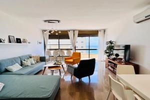 Elegant Apt With Balcony & Sea View By Feelhome Apartments, Netanya