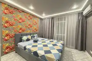 Dvukhkomnatnaya Dizaynerskaya v Novom Dome Flat, Volgograd