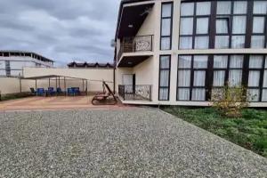 Uyutnaya Kvartira Studiya V Dvukhetazhnom Kottedzhe S Basseynom Flat, Lazarevskoye