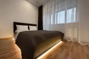 Na 8 Marta 190 Flat, Ekaterinburg