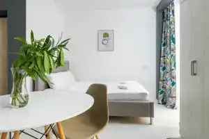 Stil'naya MORENT 25 kv. m na 7 etazhe v ZHK «Sorrento Park» Apartments, Adler