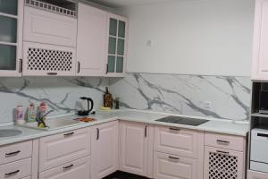Yevrodvushka na poslednem etazhe Flat, Gorelovo